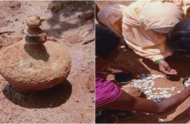 पलामू के नवाडीह क्षेत्र के कुछ खेतों से बार-बार मिल रहे मुगलकाल के बेशकीमती सिक्के..